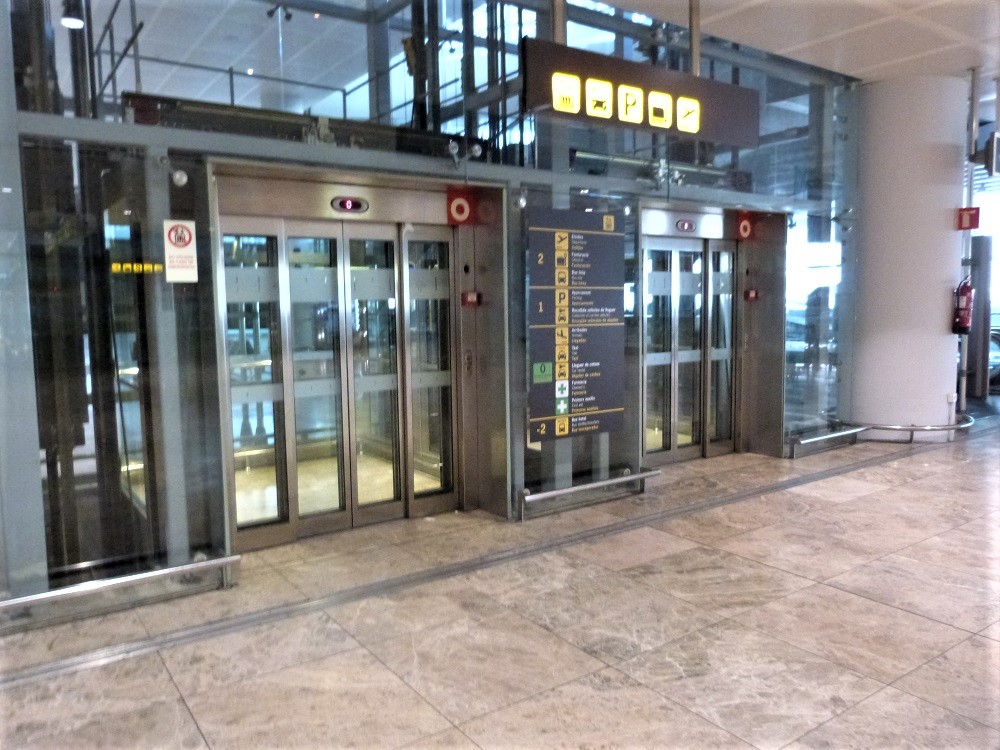 Lifts in Alicante arrivals hall